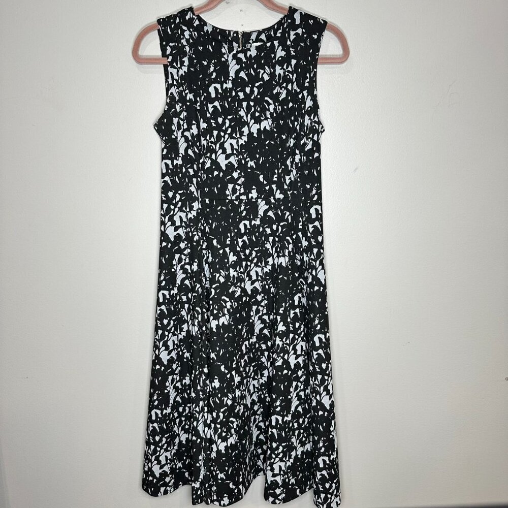 Calvin Klein Black White Dress Floral Size 8 Zip Back Half Sleeves Stretchy